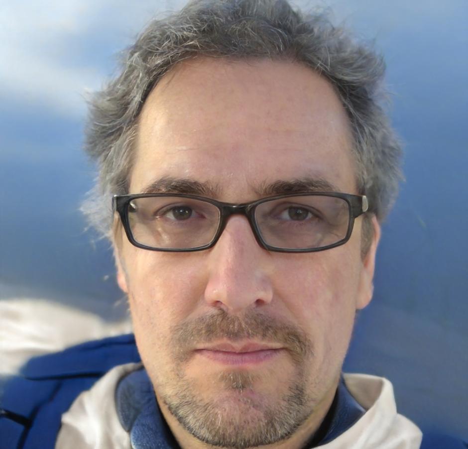 Andrés Villareal, Director Ejecutivo de loreviquenta